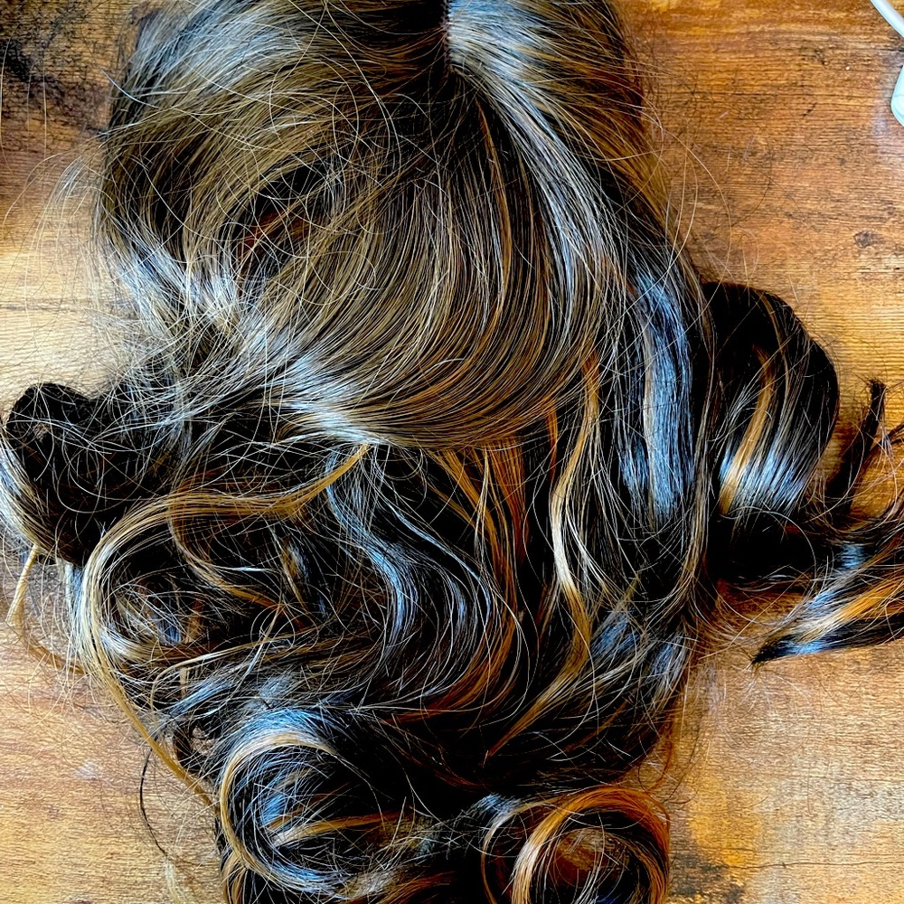 Wavy HairTopper with Highlights